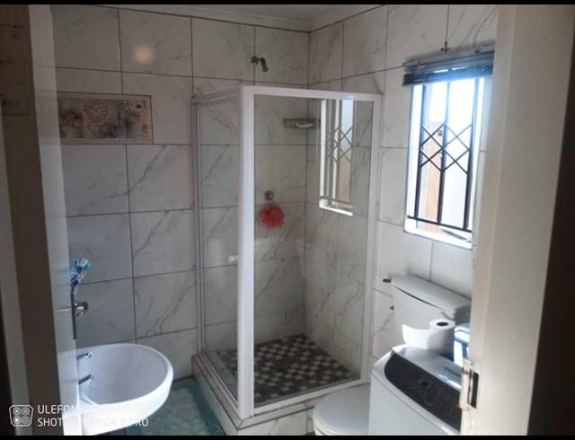 5 BEDROOM HOUSE FOR SALE IN WINDMILL PARK EXT